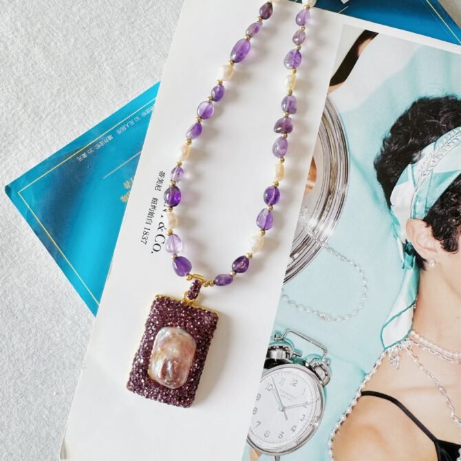 XL27 French court-style inlaid pearl necklace